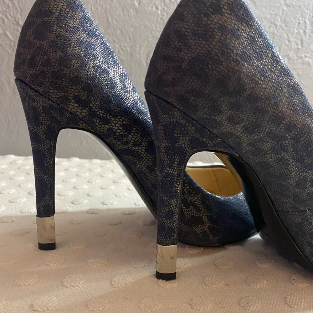 GUESS Blue Leopard Print Stilettos - Picture 12 of 16